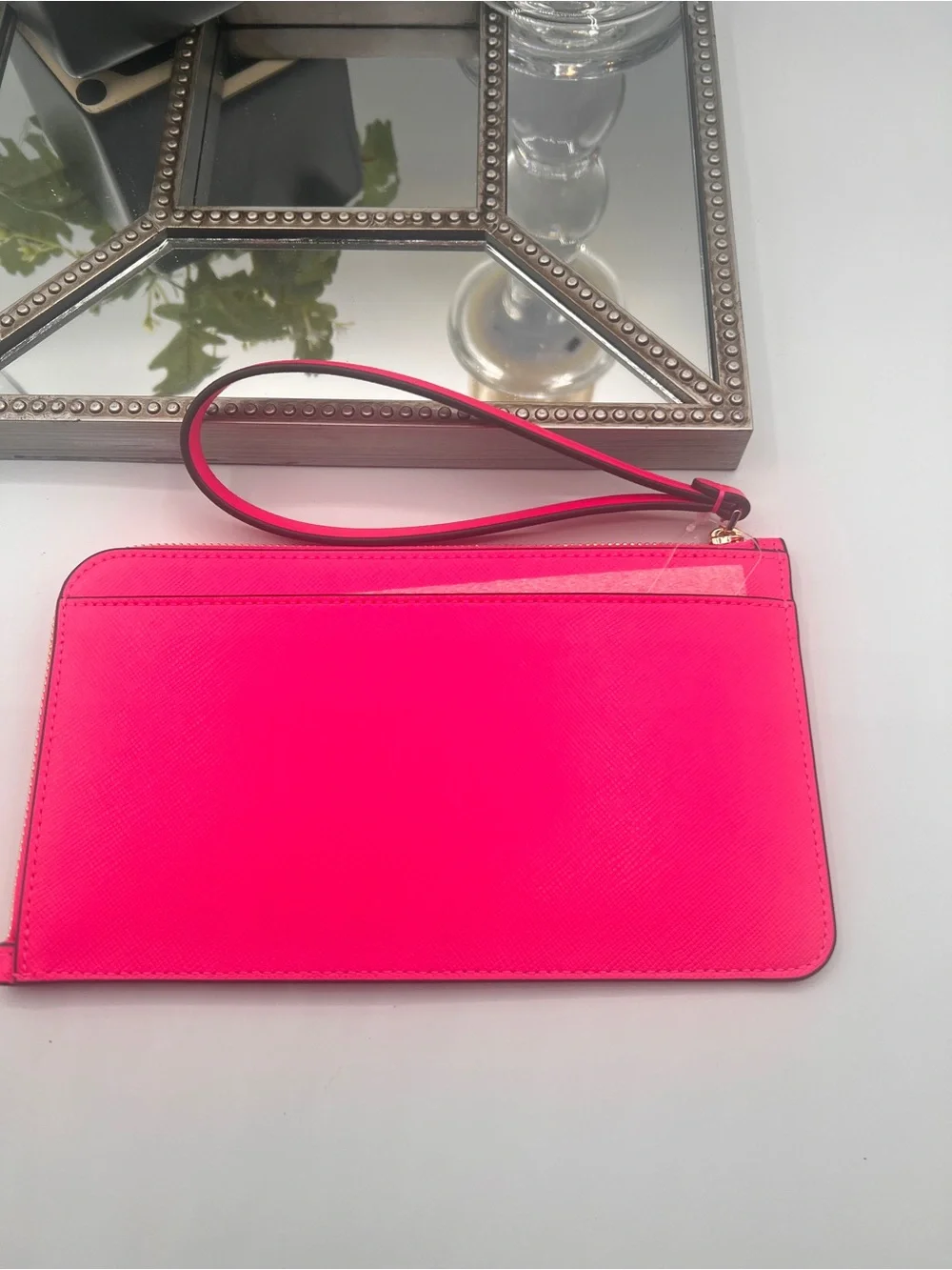 Kate Spade NWT Lucy Wristlet - Pink